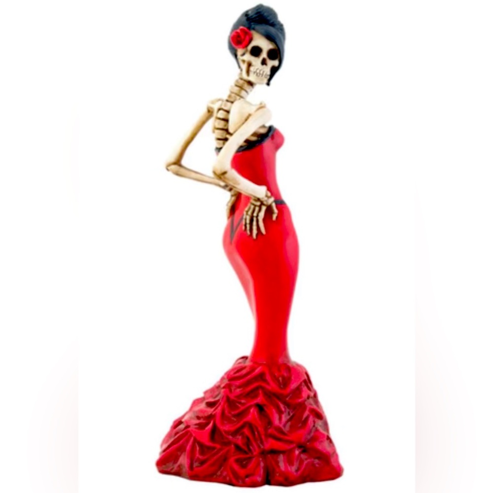 💕💃🏽💕BALLROOM GIRL 💕💃🏽💕8.25”Handpainted resin  collectible ✨NEW in BOX ✨